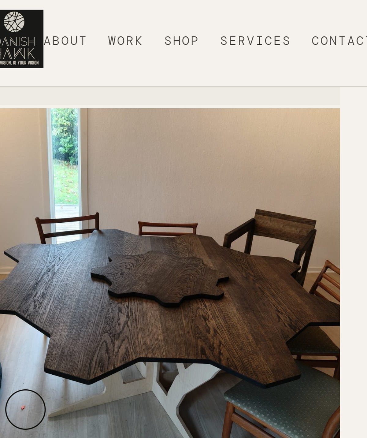 Star dining table